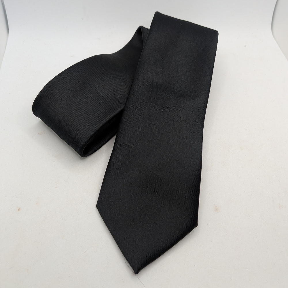 George Sleek Narrow Black Tie